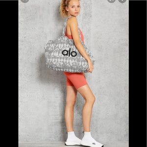 Alo Yoga Carry all Bag gray tie dyed NWTS